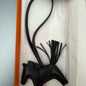 Milo Lambskin Grigri Rodeo Horse Bag Charm PM so black